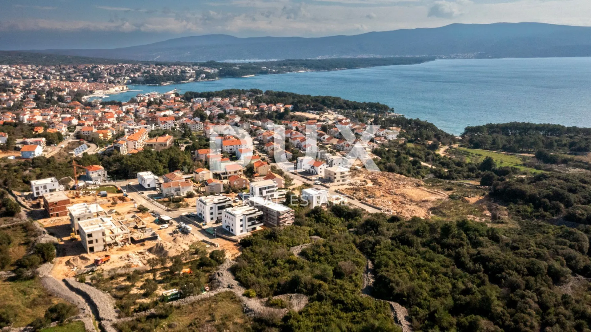 grad krk, centar - dvoetažni penthouse s bazenom i panoramskim pogledom - slika 9