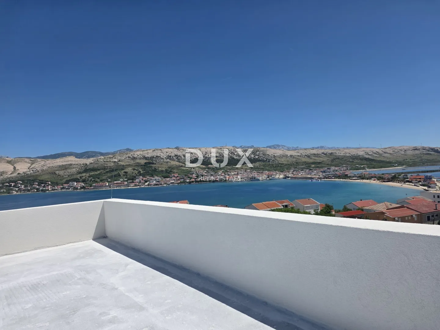 OTOK PAG, GRAD PAG - Ekskluzivni penthouse 290m od plaže