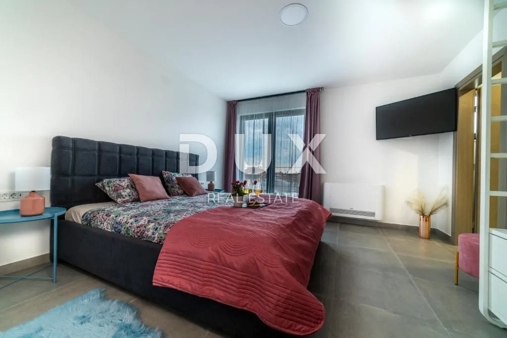 istra, poreč - moderna vila s bazenom - slika 32
