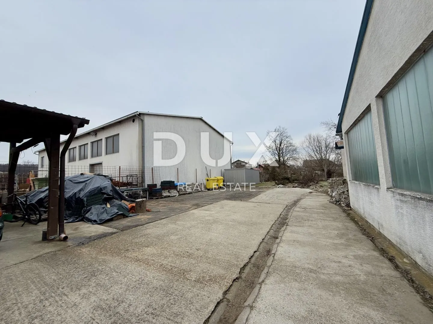 dugo selo, lukarišće - prostrana poslovno-stambena kuća 330m2 + okoliš 800m2 - slika 5