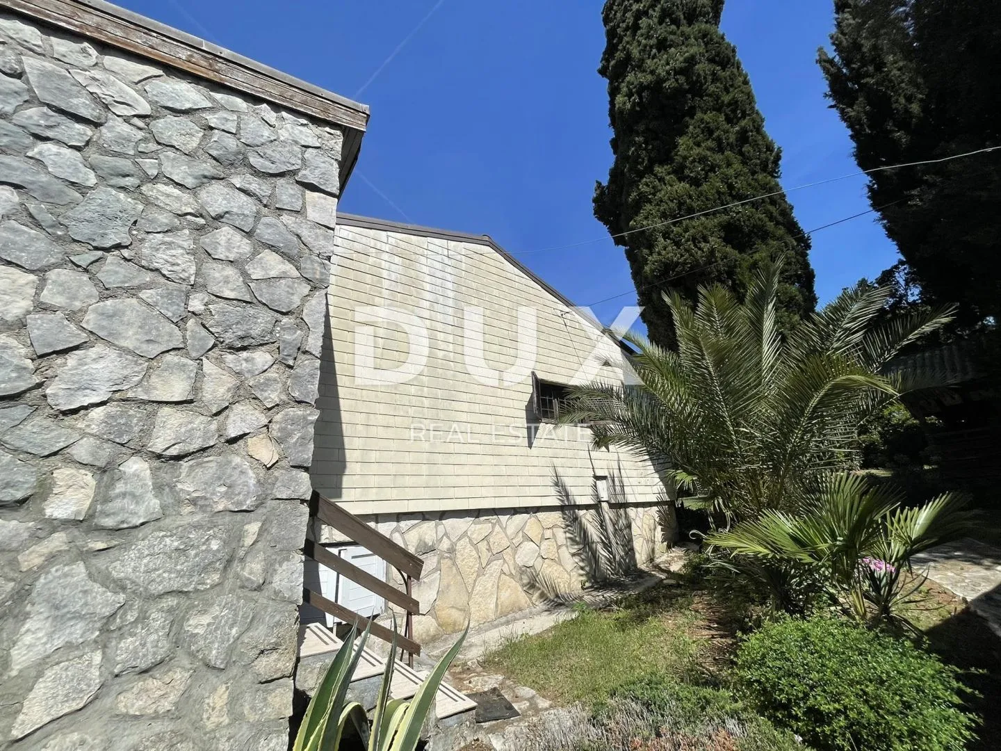 istra, pomer- komadić raja sa kućom i bazenom! prvi red do mora! - slika 3