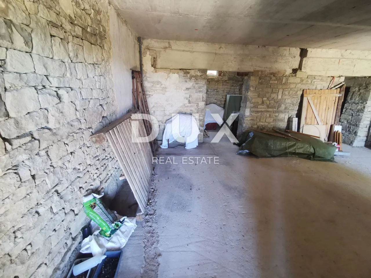 istra, buje - kamena kuća s predivnim pogledom - slika 21