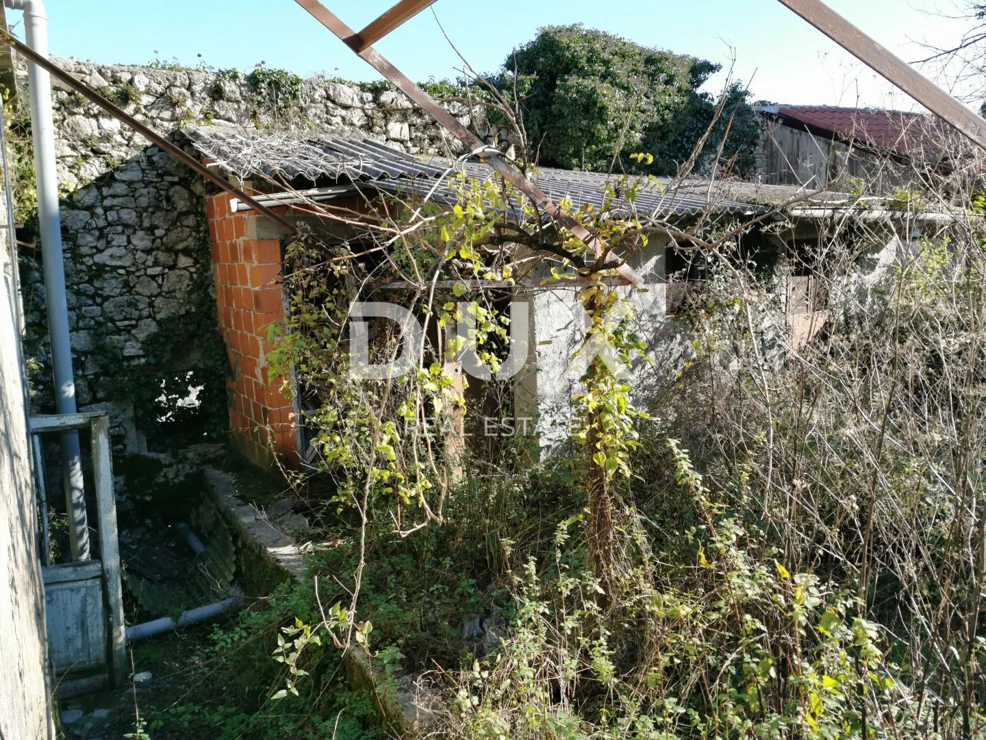 kastav, centar - kuća 246 m2 u starom gradu + okućnica 400m2 - slika 16