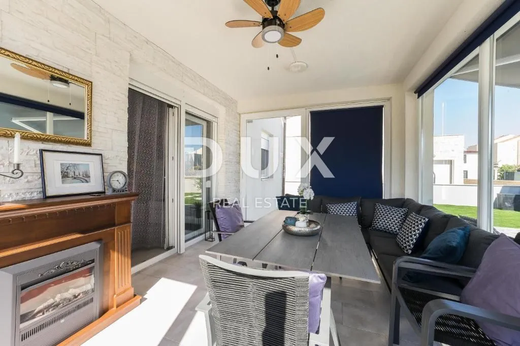 zadar, privlaka - vila s bazenom 200 metara od mora - slika 12