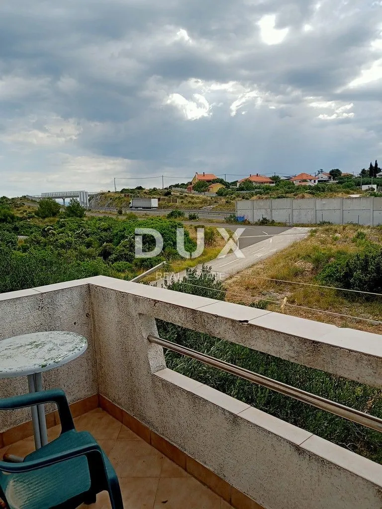 zadar, ploče - prostrana višekatnica s pogledom na more - slika 28