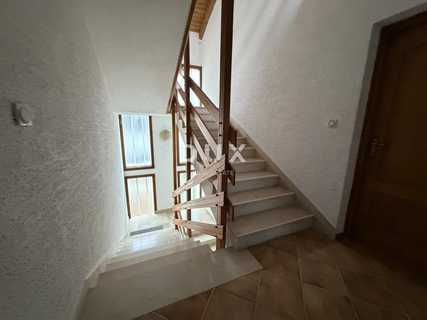 zadar, plovanija – fleksibilan poslovni prostor 200 m² - slika 10