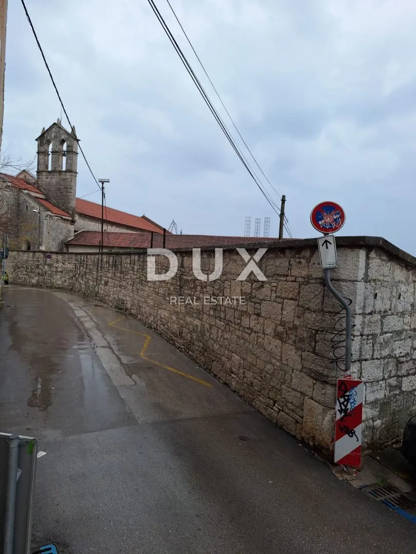 istra, pula- prostrani stan u centru grada! - slika 25