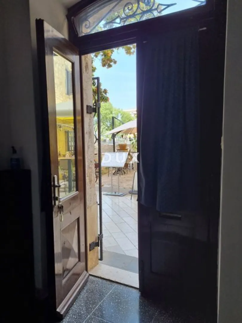 istra, pula - stambena zgrada sa tri stana i poslovnim prostorom u srcu pule! - slika 4