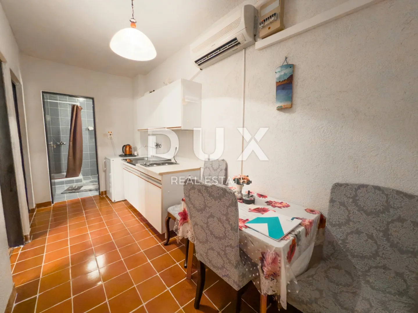 otok krk, baška - kuća s 5 apartmana i velikom okućnicom - slika 40