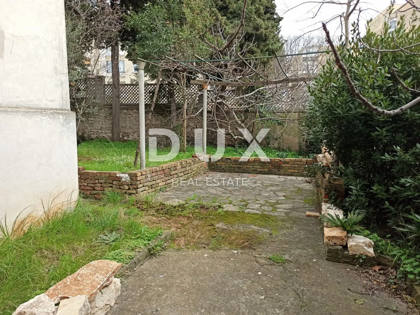 istra, pula - austrougarska vila za renovaciju u blizini mora - slika 8
