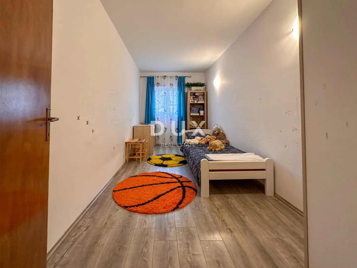 rijeka, kukuljanovo - uređen 3s+db u prizemlju s 356m2 okućnice - slika 8