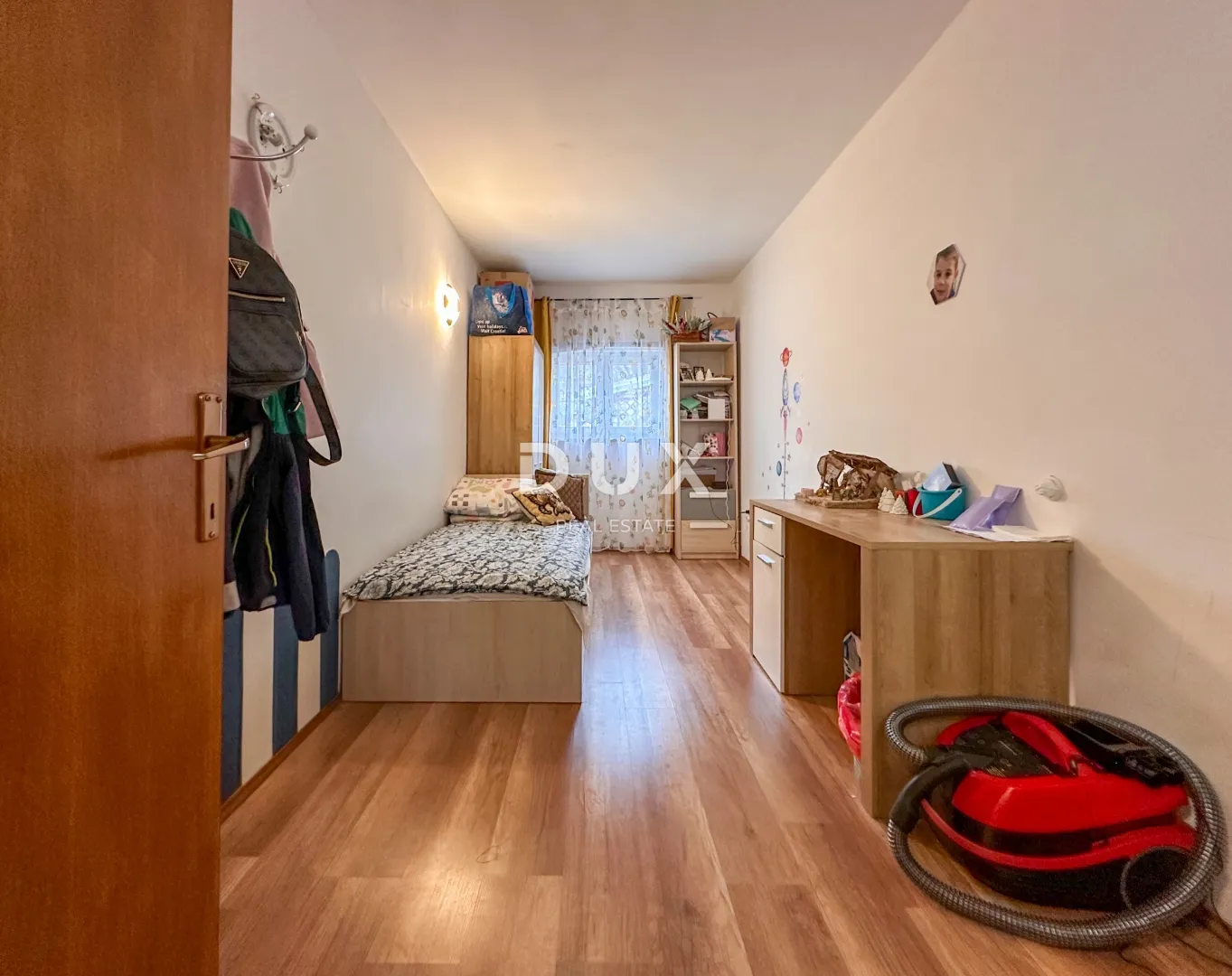 rijeka, kukuljanovo - uređen 3s+db u prizemlju s 356m2 okućnice - slika 7