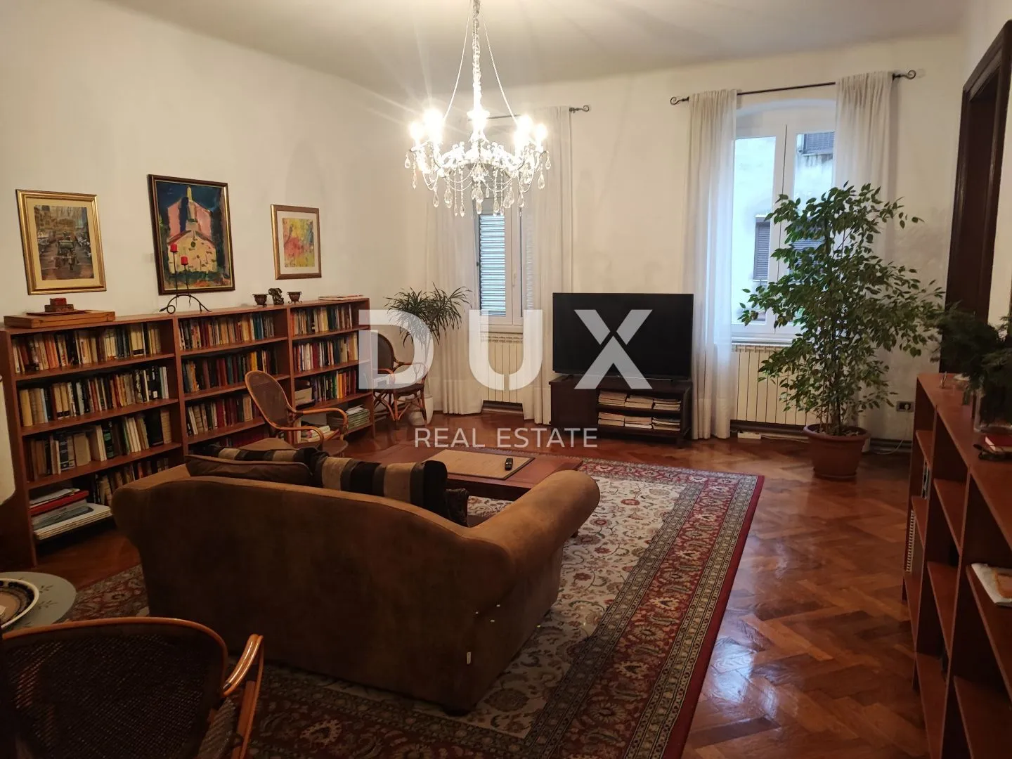 RIJEKA-CENTAR, GOSPODSKI 4skl stan na frenkventnoj lokaciji