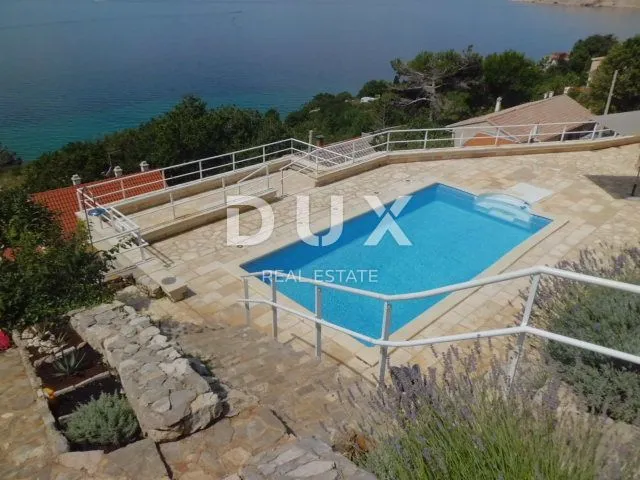 otok krk - ekskluzivna vila sa bazenom - slika 2
