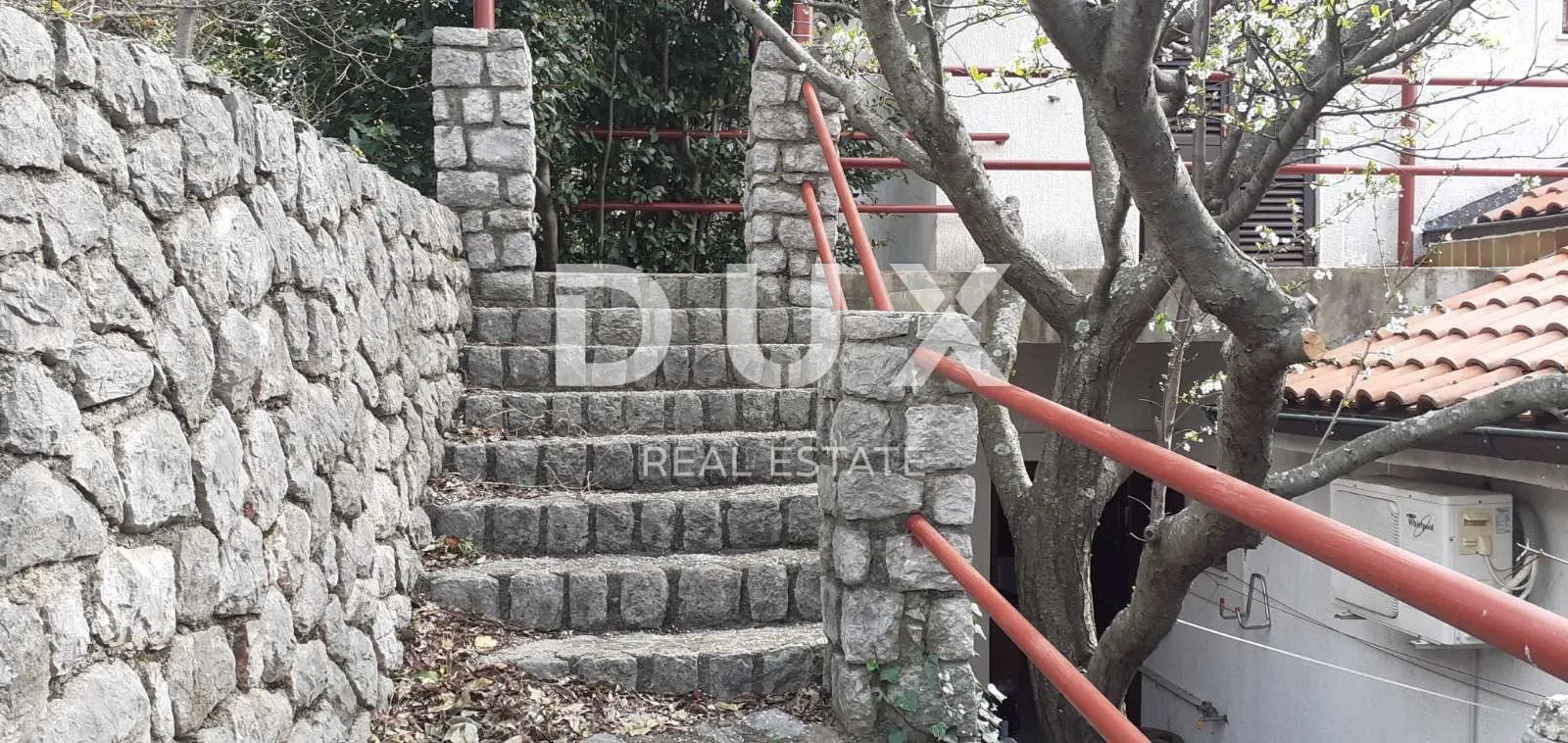 smokvica - kuća s 4 apartmana drugi red do mora (50m), garaža - slika 10