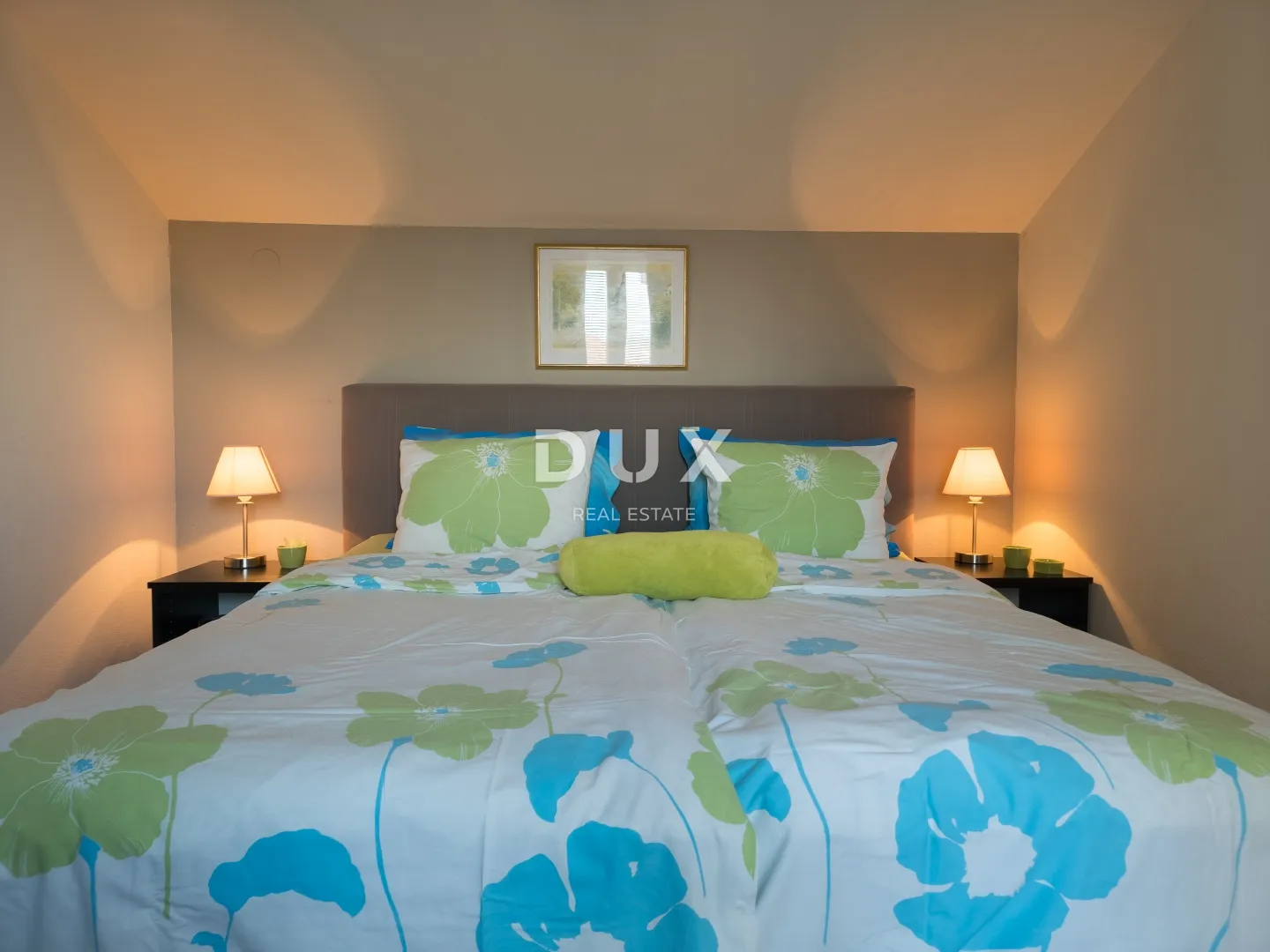 vodice, obrove, vila, 291,76 m2, tri etaže, dvorište - slika 20