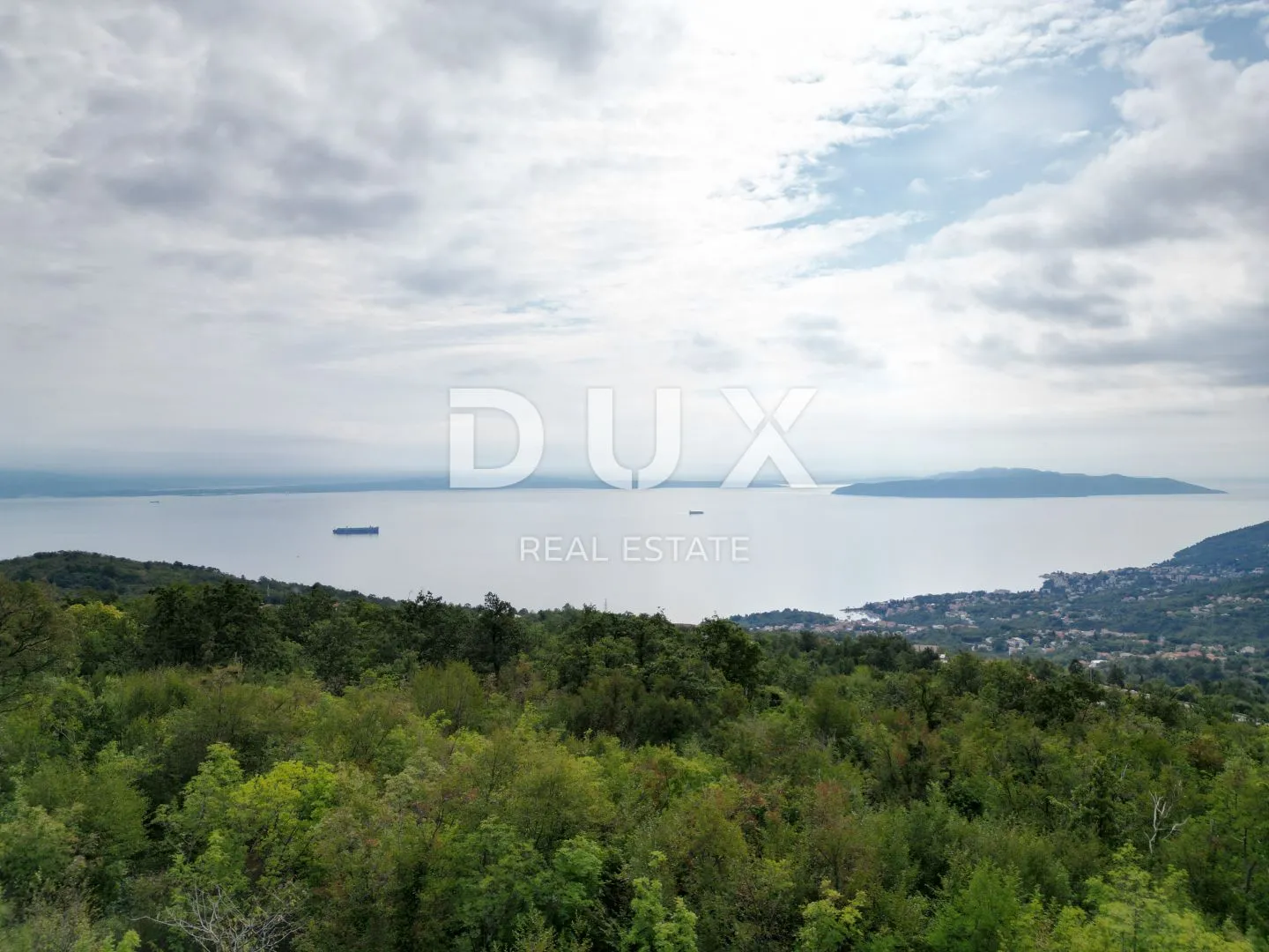 OPATIJA, VEPRINAC - građevinsko zemljište 1800m2 s pogledom na more za obiteljsku kuću/ villu/ apartmane/ kuću za iznajmljivanje - odmor s bazenom - Veprinac, Opatija