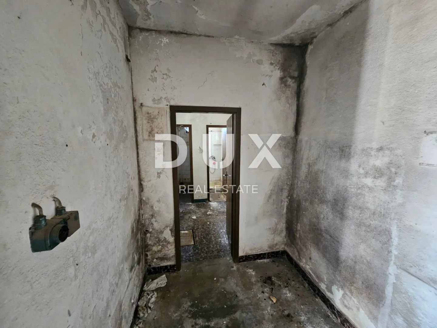 opatija, centar- samostojeća kuća 250m2 s panoramskim pogledom na more + okoliš 740m2 - slika 12