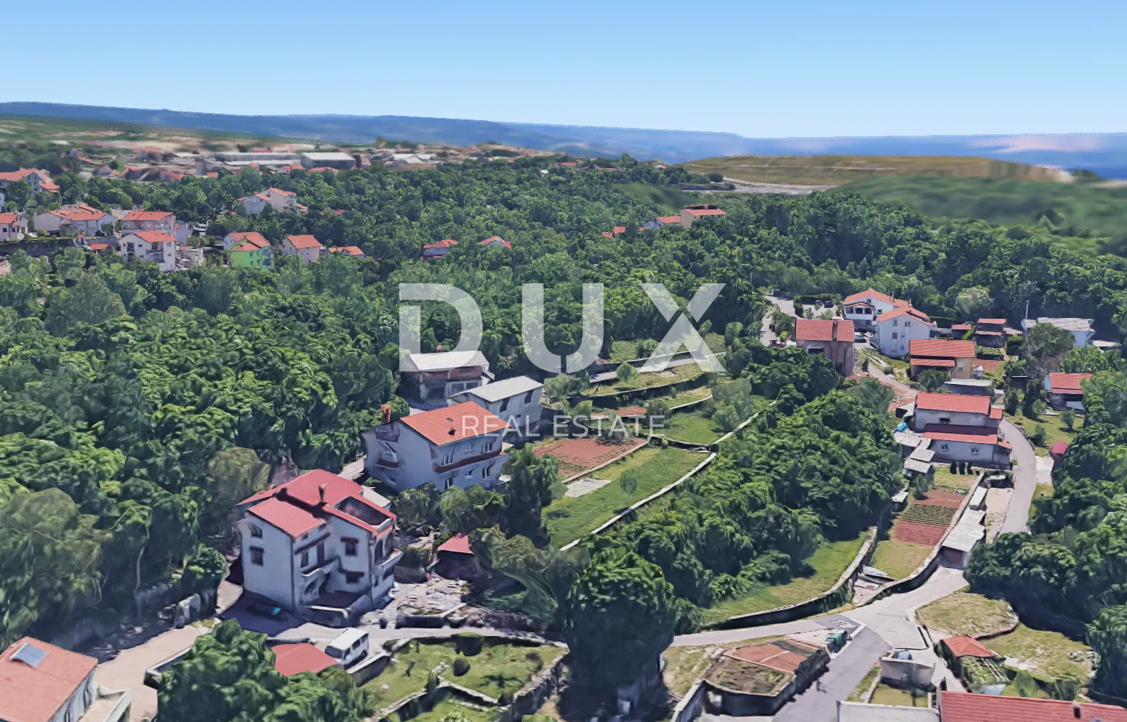 VIŠKOVO - građevinsko zemljište 1648m2 s dva prilazna puta