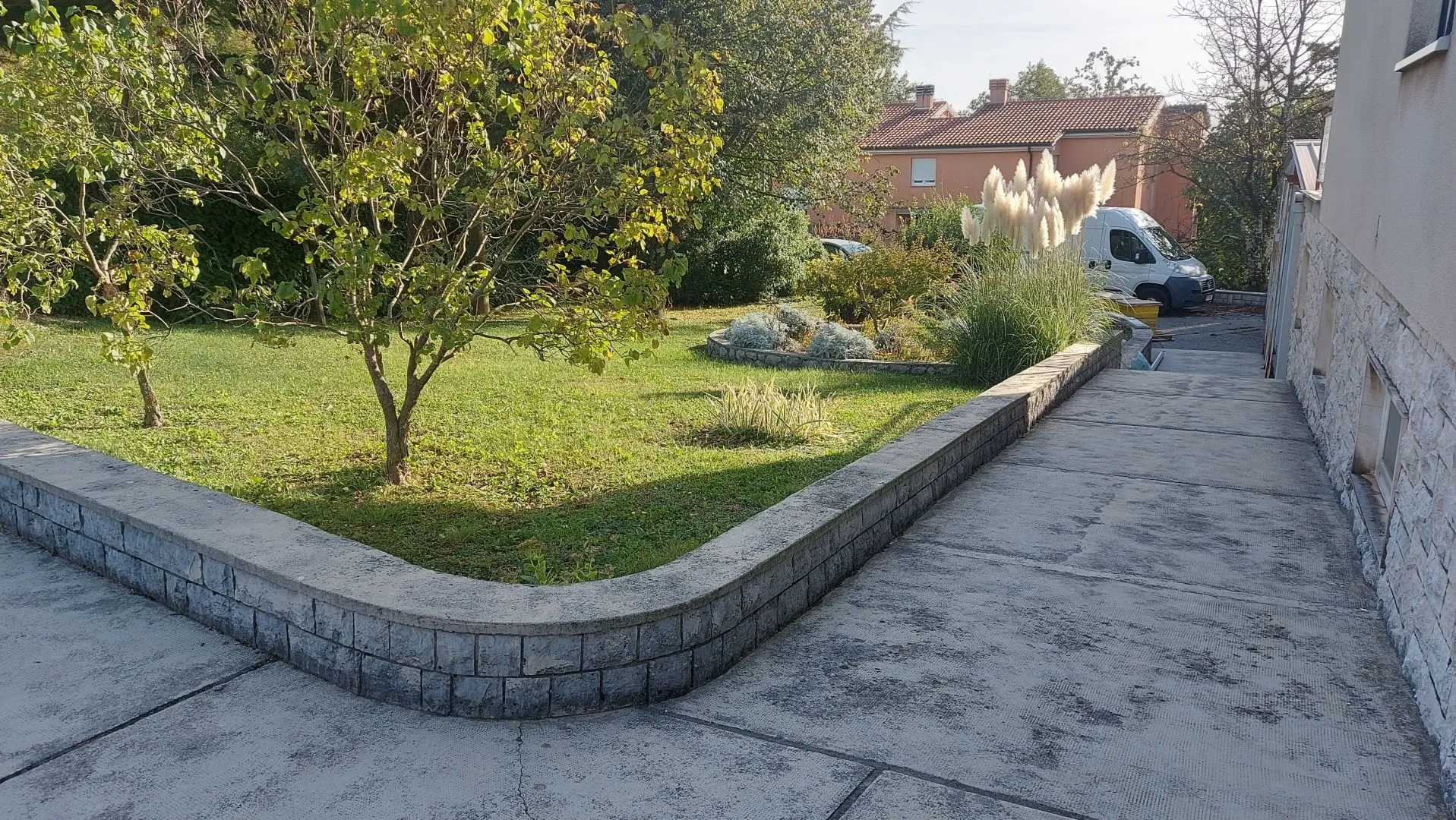 viškovo- veliko gospodarsko imanje, tri stambene jedinice, poslovni prostor, gospodarske zgrade, vinski podrum, velika okućnica - slika 43