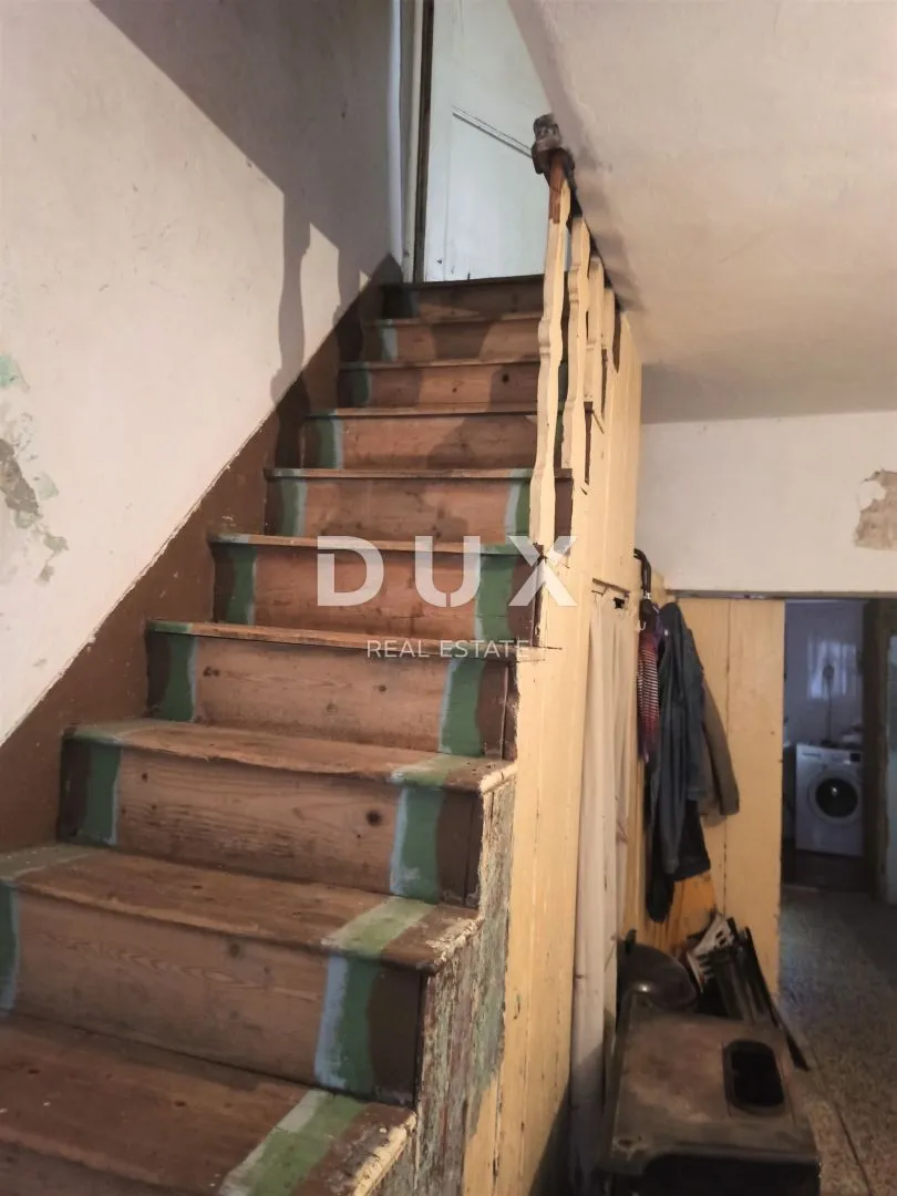 istra, vodnjan prostrana kuća za renovaciju u centru - slika 12