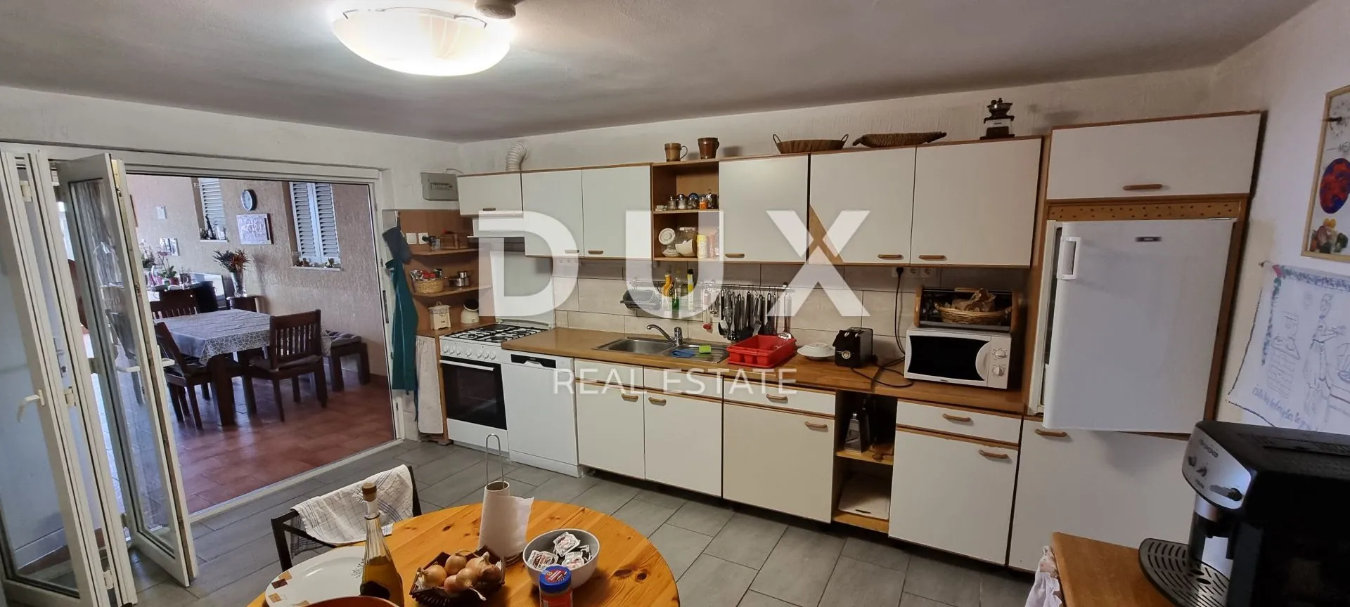 novi vinodolski - kuća sa tri apartmana, okućnicom, parkingom i pogledom na more - slika 20