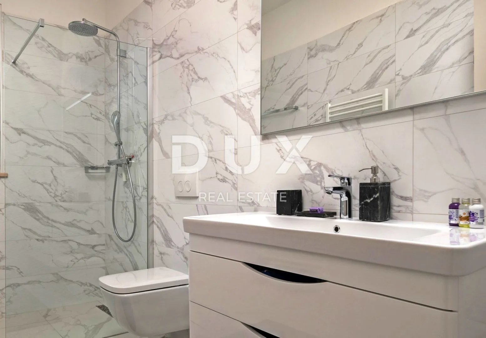 istra, poreč - luksuzna kuća s bazenom - slika 25