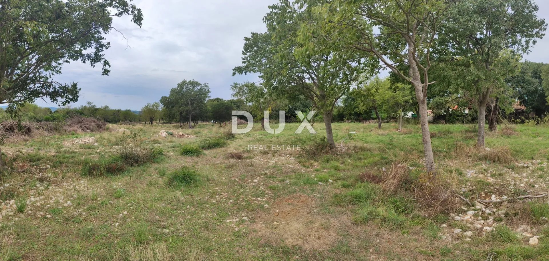 BIOGRAD NA MORU - zemljište sa projektom i građevinskom dozvolom - Tinj, Benkovac