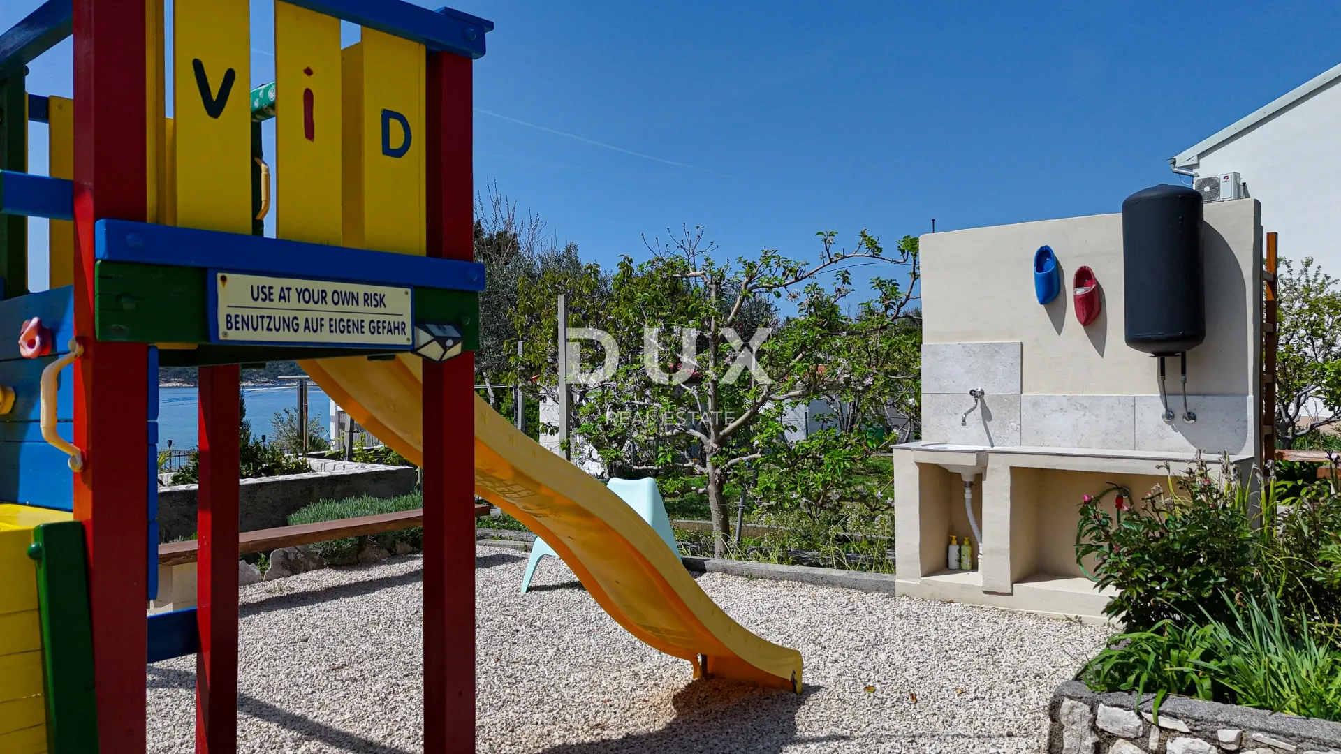 rab, barbat, kuća s apartmanima, 763 m2, drugi red do mora - slika 36
