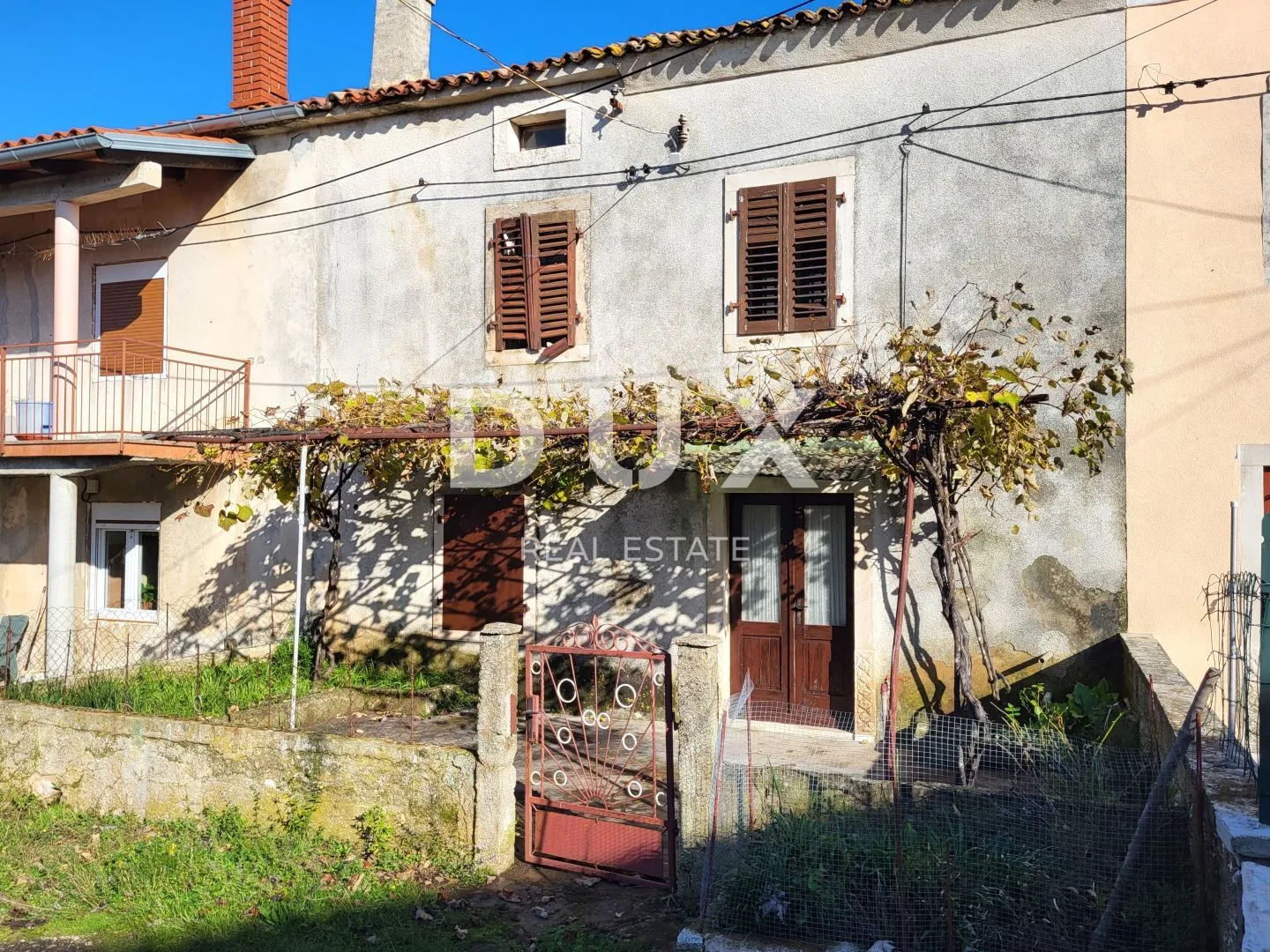 ISTRA, BARBAN - Više objekata za adaptaciju na mirnoj lokaciji - Hrboki, Barban