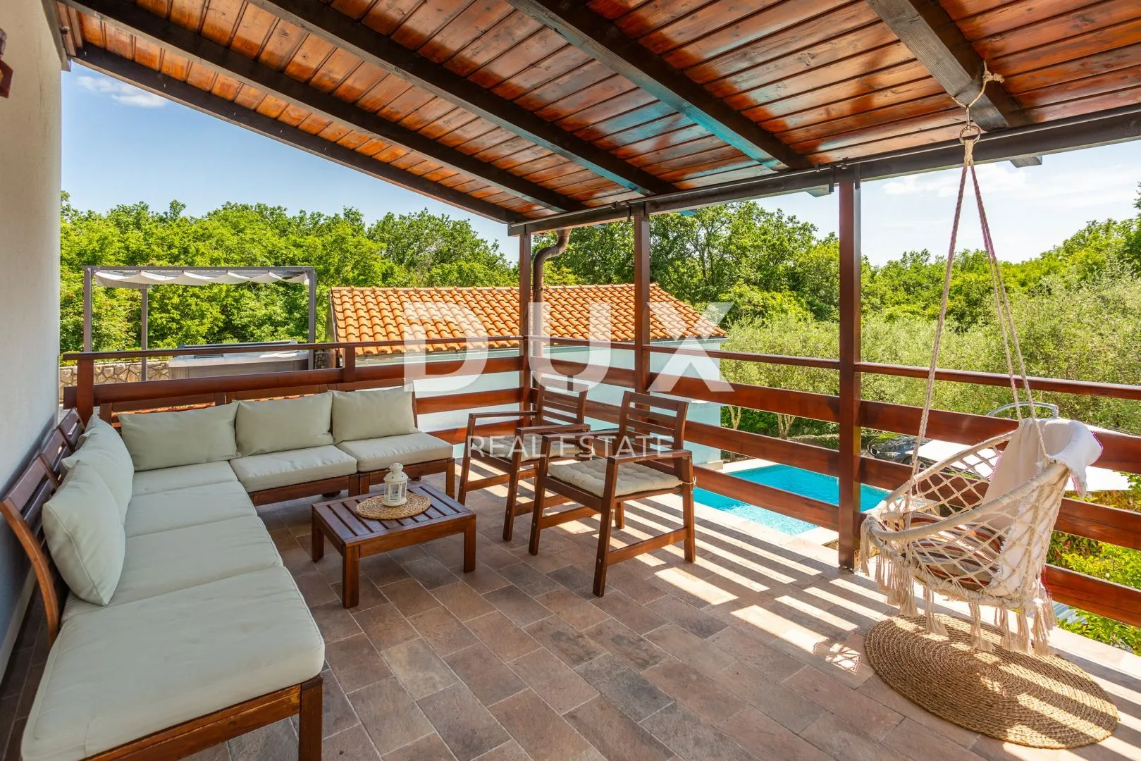 otok krk, vrbnik (okolica) - prilika! kuća s bazenom i jacuzzijem - slika 16
