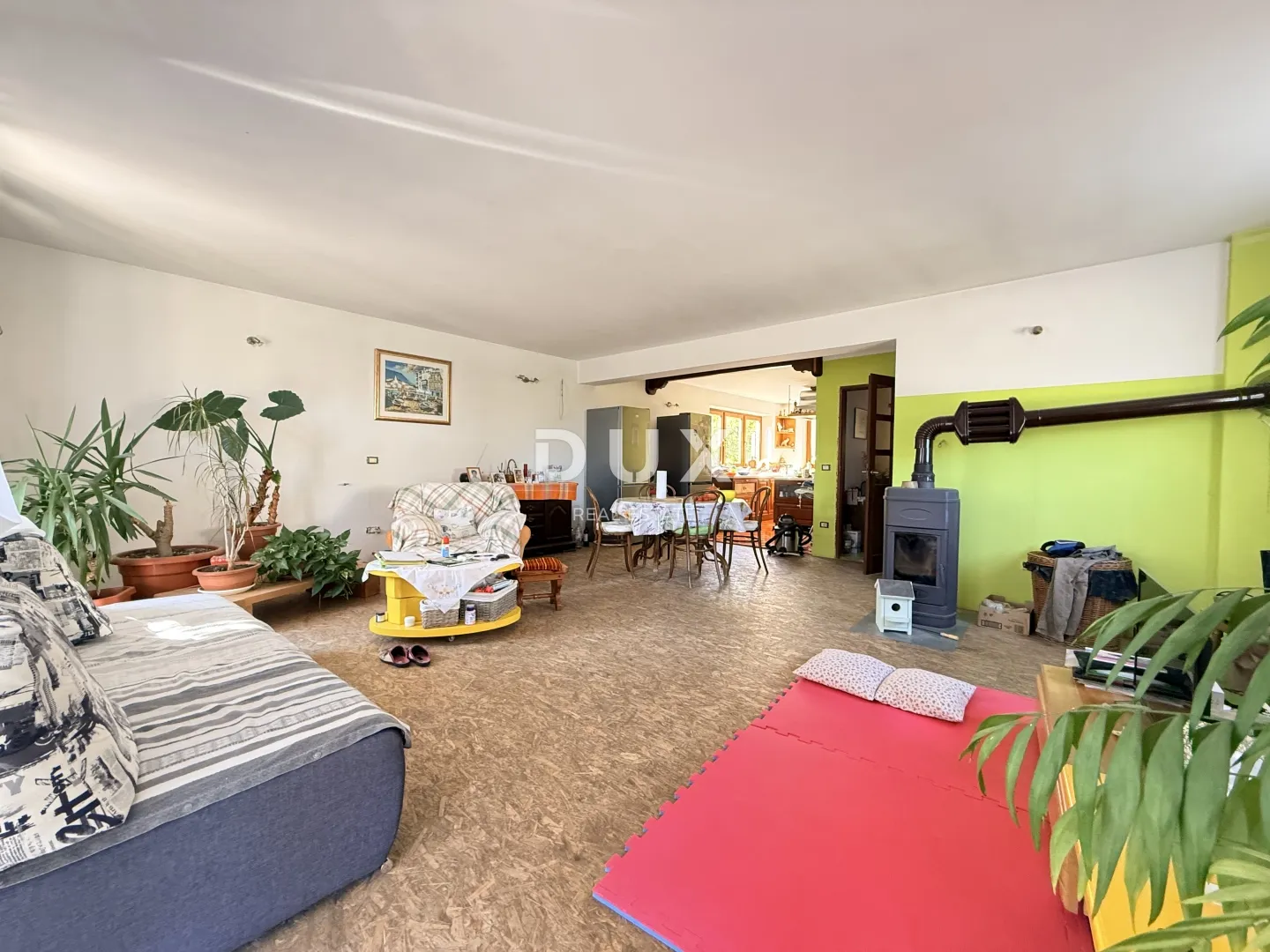 istra, pomer - samostojeća kuća 250m2 s garažom i okućnicom, 150m od mora - slika 11