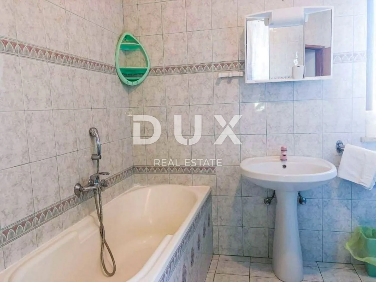otok rab, lopar - kuća sa 6 apartmana pored rajske plaže - slika 16