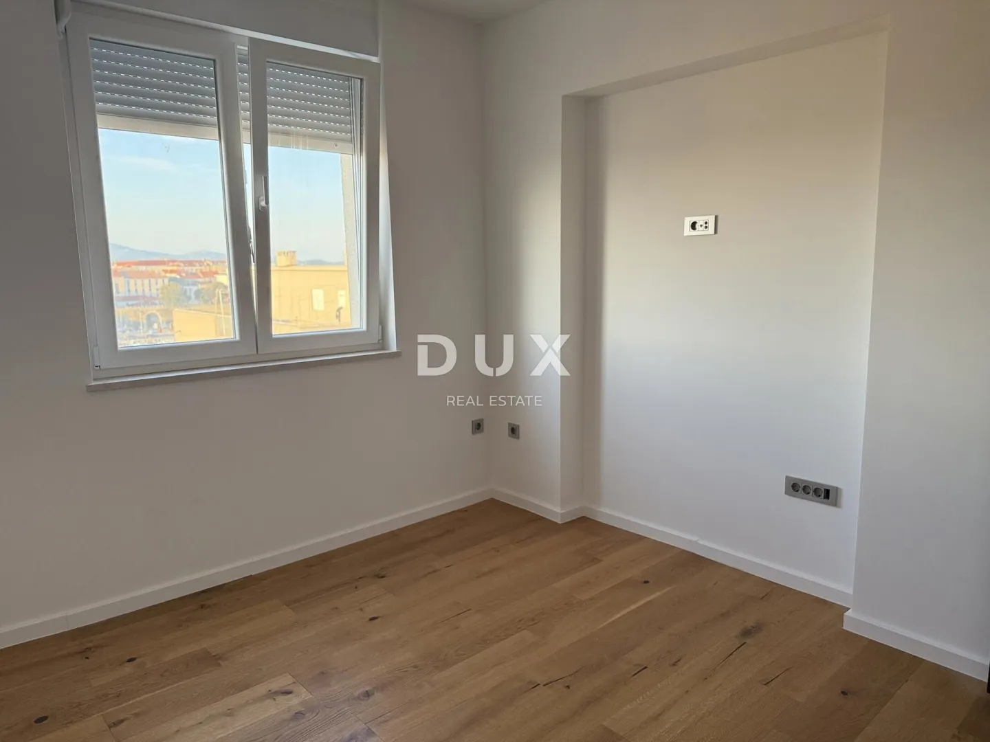 zadar, branimir – renoviran dvosoban stan s pogledom na stari grad! - slika 11