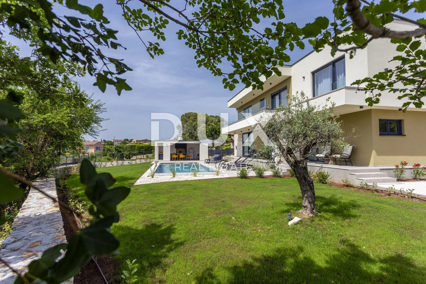 istra,svetvinčenat - prekrasna moderna vila - slika 44