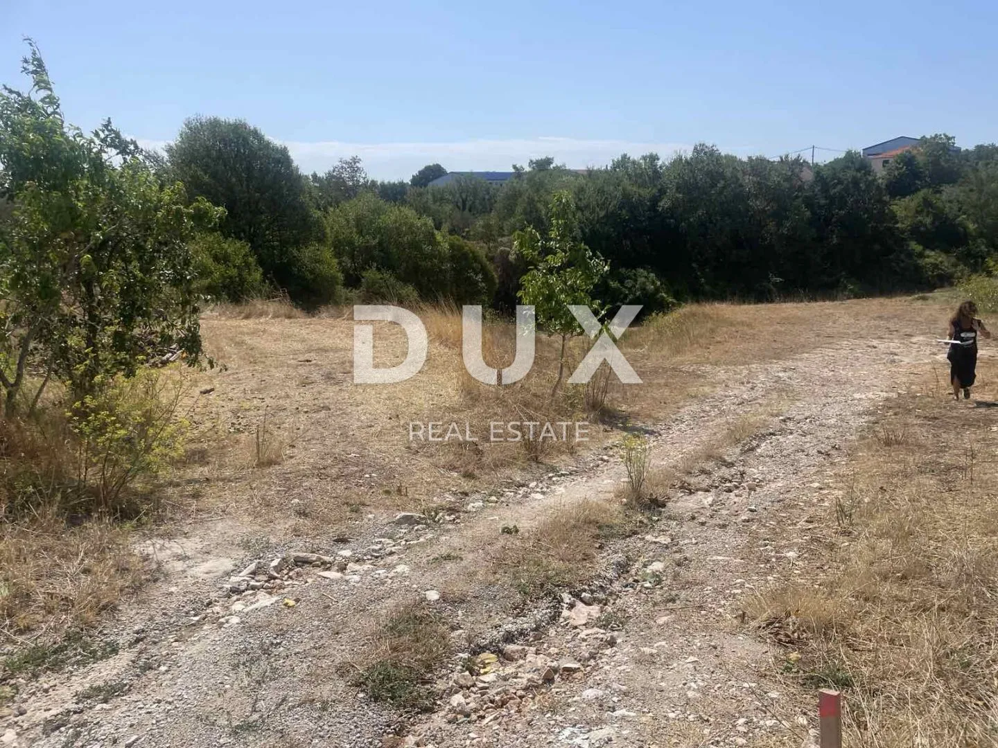 ISTRA, PULA, VODNJAN - građevinsko zemljište 737 m2 za stambenu zgradu - stanove / apartmane / obiteljsku kuću / villu! PRILIKA!