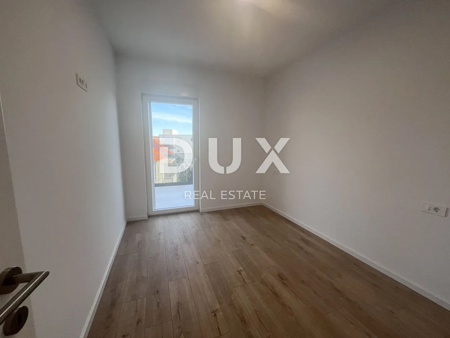 šibenik, vodice - predivan penthouse u novogradnji 1. red do mora - slika 7