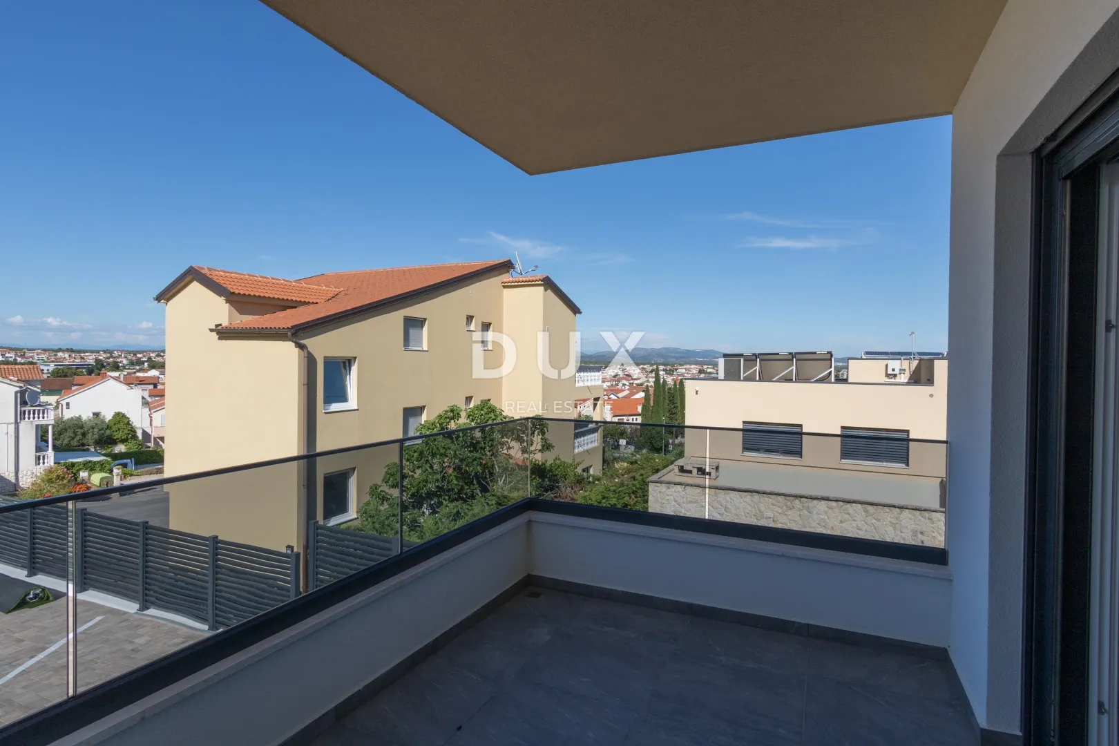 dalmacija, vodice - 2s+db sa panoramskom krovnom terasom - slika 5