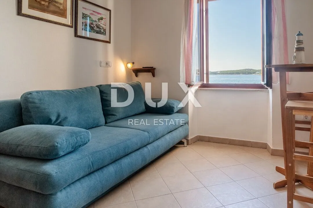 istra, rovinj - 1ss+db stan smješten prvi red do mora s privatnom plažom - slika 2