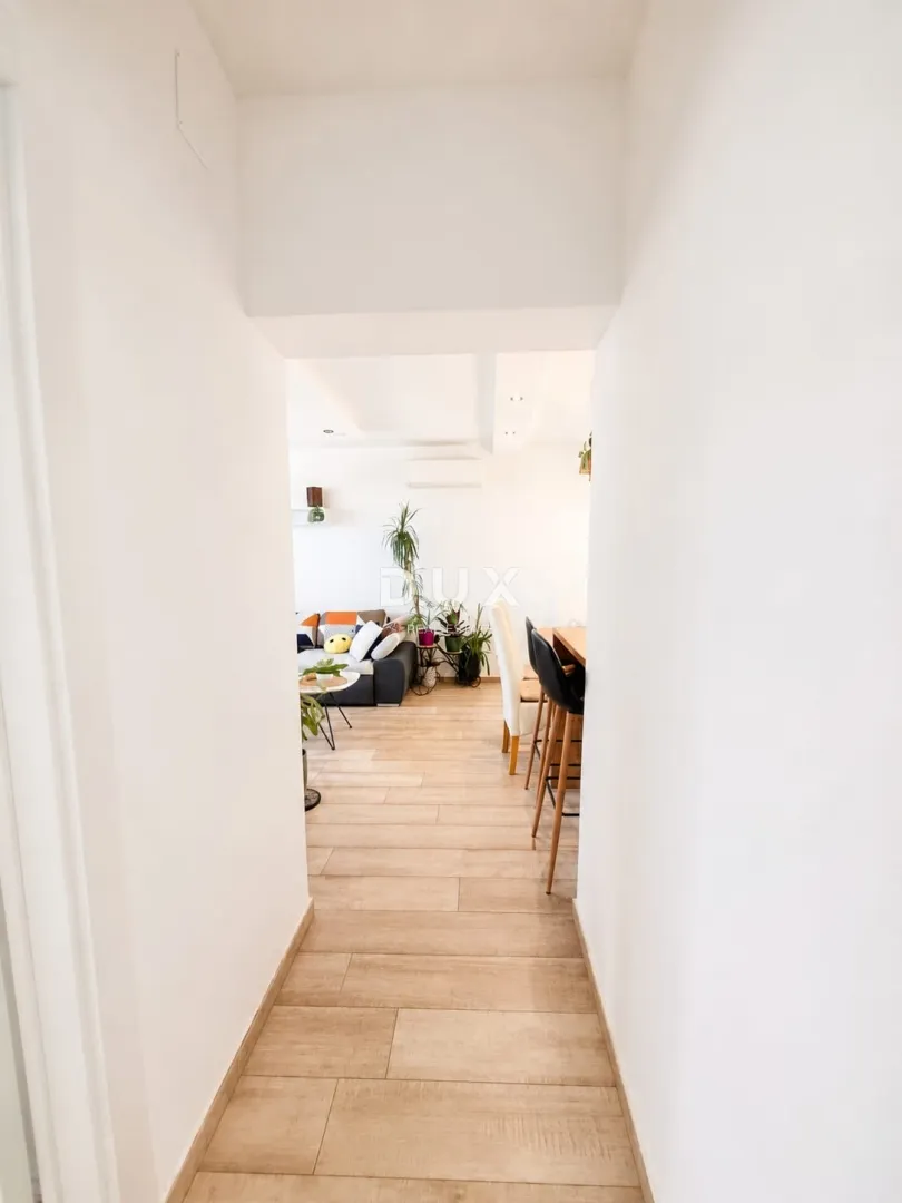 istra, pula - potpuno renoviran stan 52 m² s velikim spremištem - slika 13