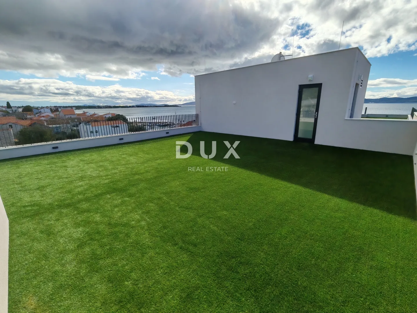 zadar, diklo - vrhunski penthouse s pogledom na more samo 50 metara od plaže! s7 - slika 13