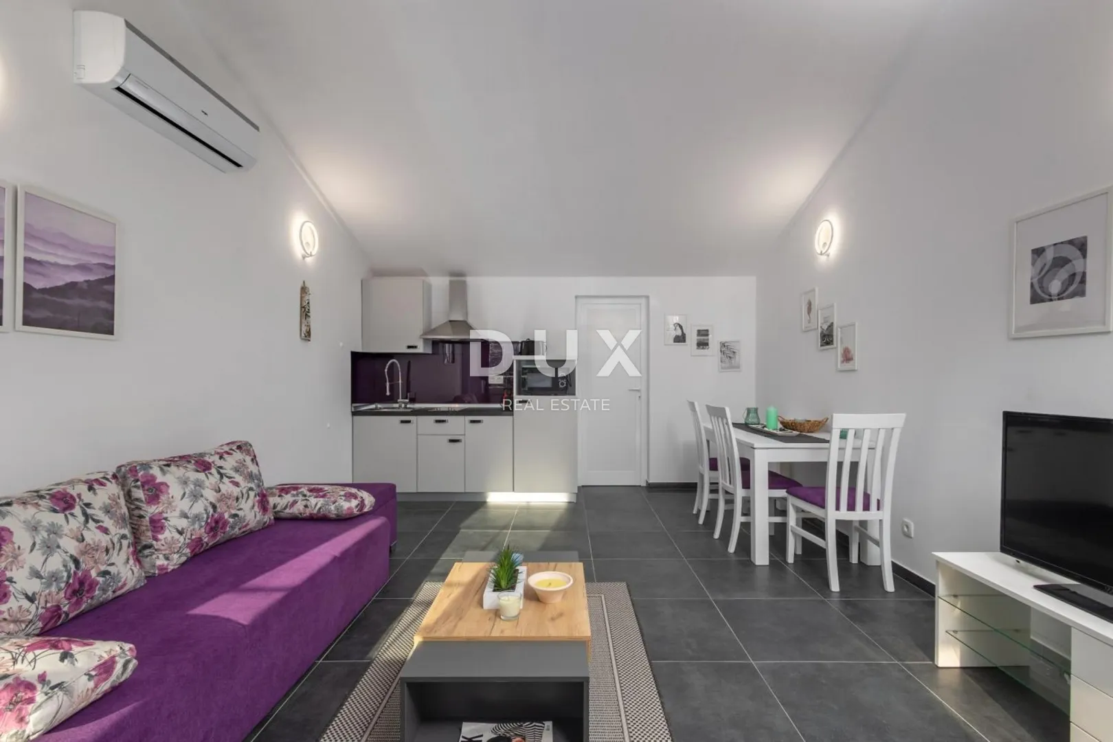 istra, labin - komforna kuća s dva stana - slika 22