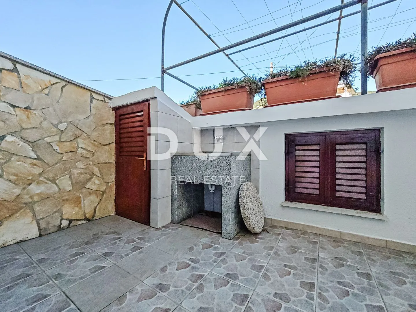 otok krk, baška - dvojna kuća u centru - slika 32