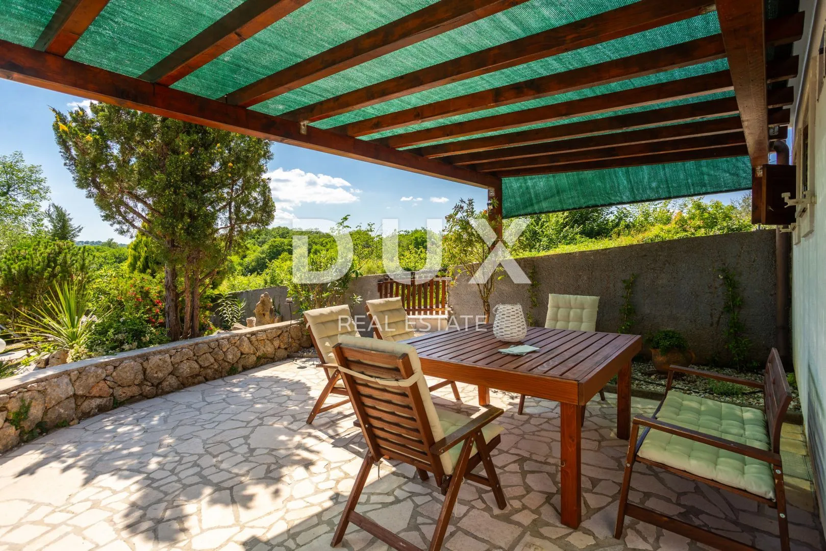 otok krk, vrbnik (okolica) - prilika! kuća s bazenom i jacuzzijem - slika 15