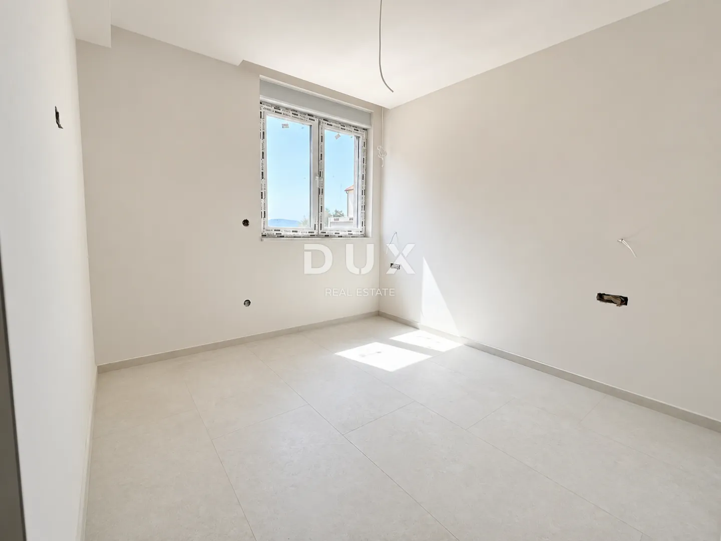 vodice, srima – stan s 3 spavaće sobe i vrtom od 125 m², 70 m od plaže - slika 15