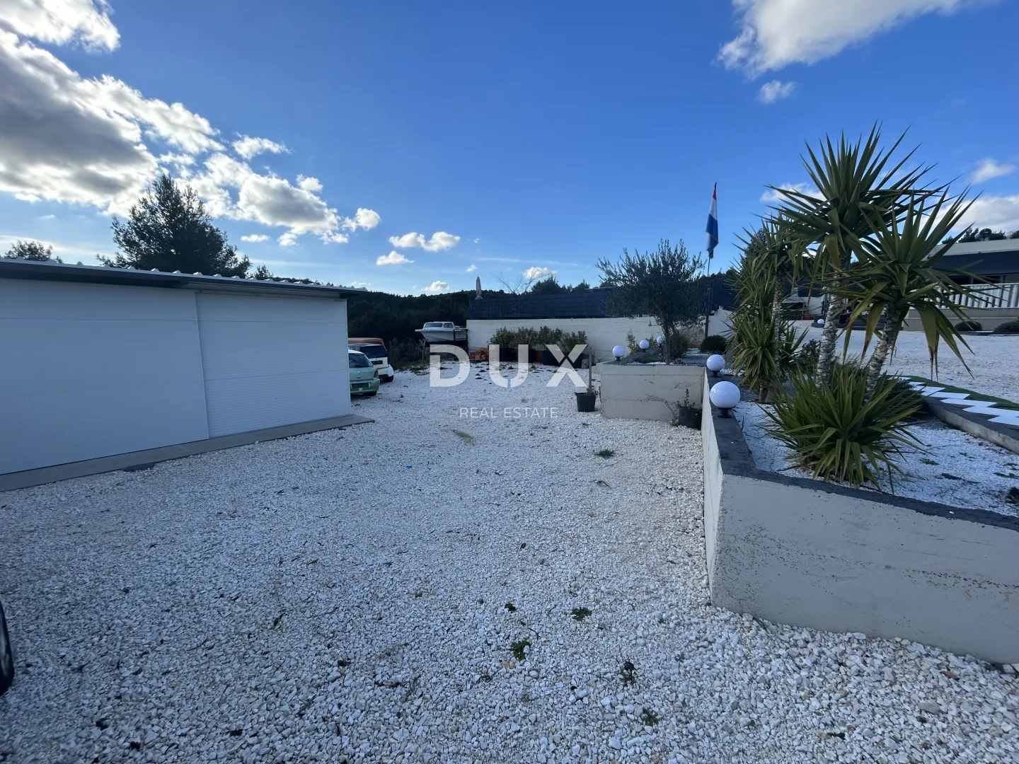 šibenik, bilice – građevinsko zemljište s bazenom, 500m² - slika 8