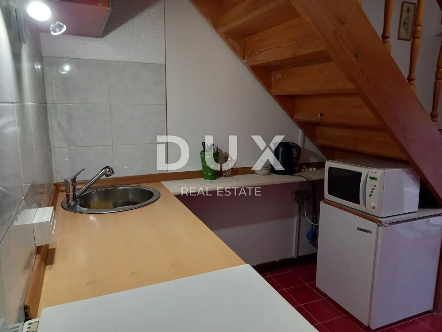 bribir - kuća sa dva stana - slika 12