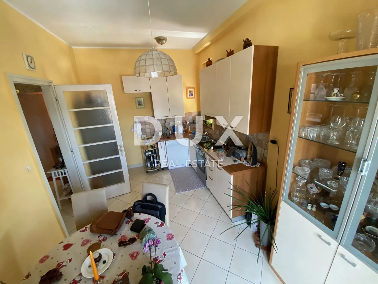 rijeka, škurinje - stan 100 m2 s pogledom na more, 3s + db, 2 balkona! prilika! - slika 14