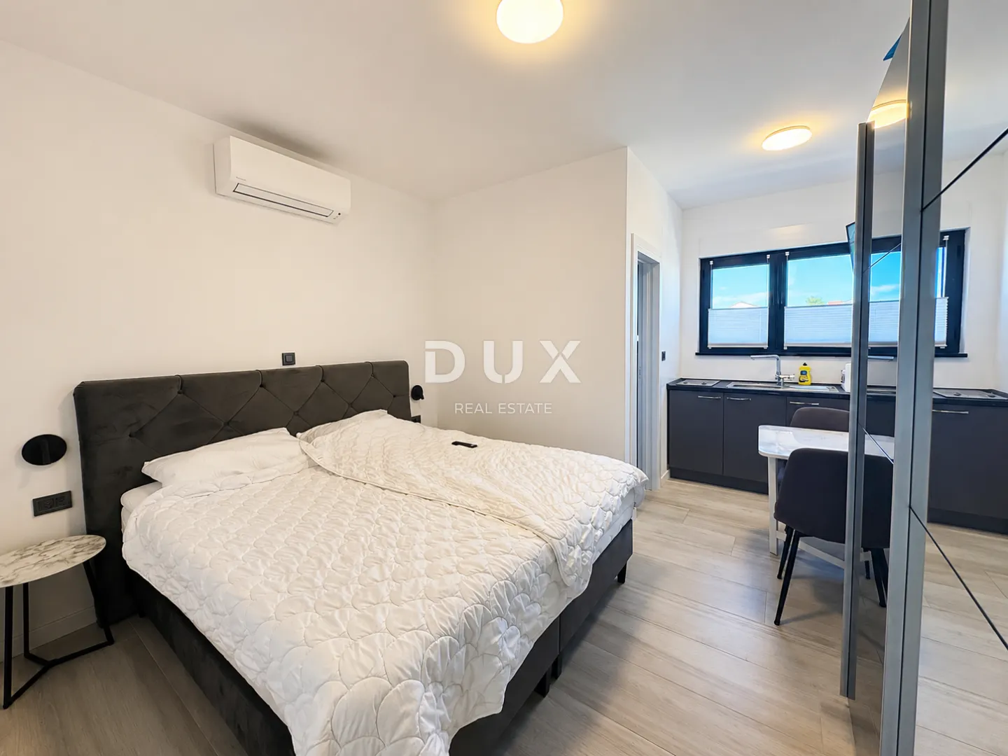 vodice, srima – dvosoban stan s terasom i studio apartman, 50m od mora i plaže - slika 13