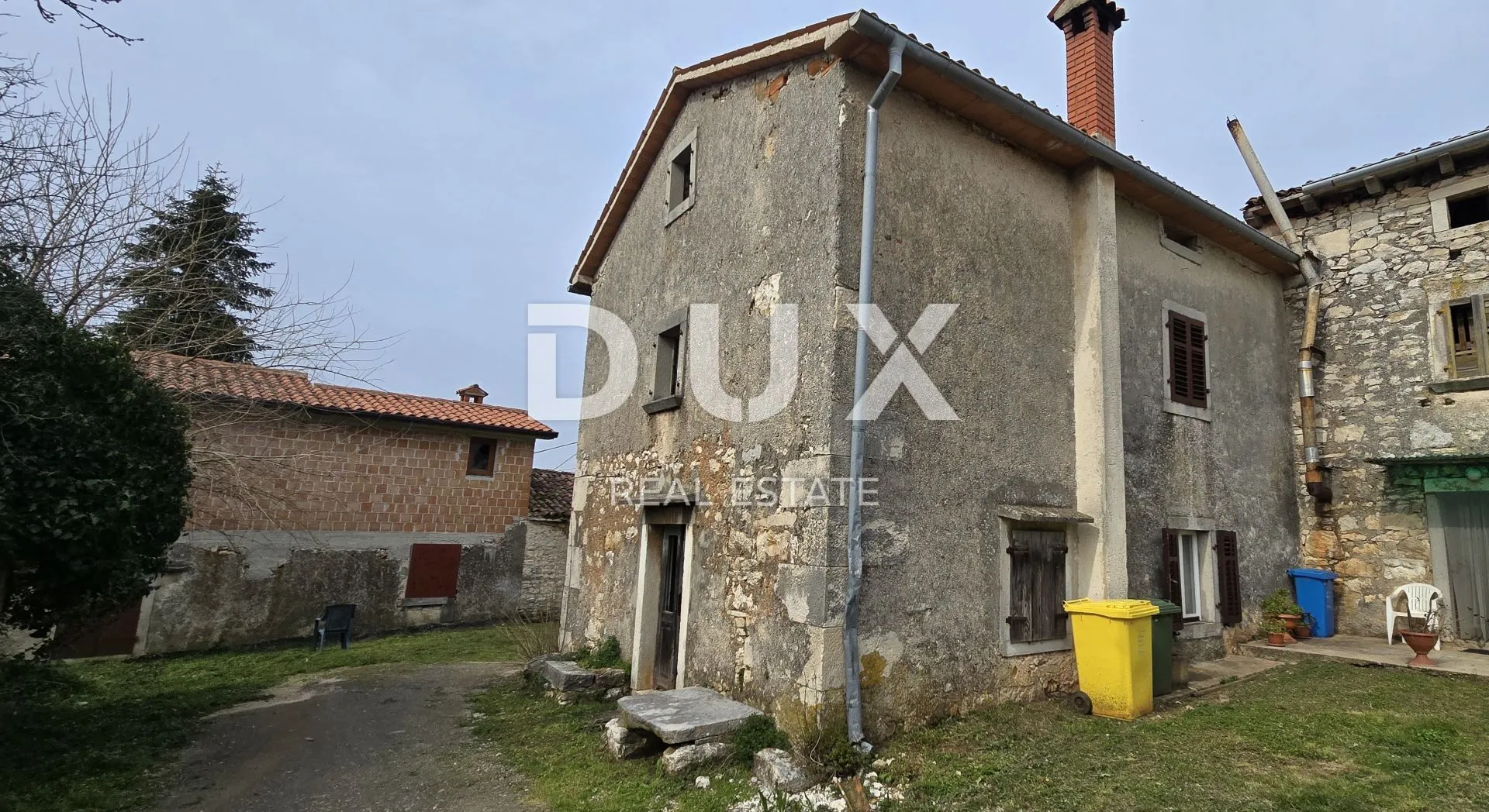 istra, labin - kuća za adaptaciju s konobom i garažom - slika 2